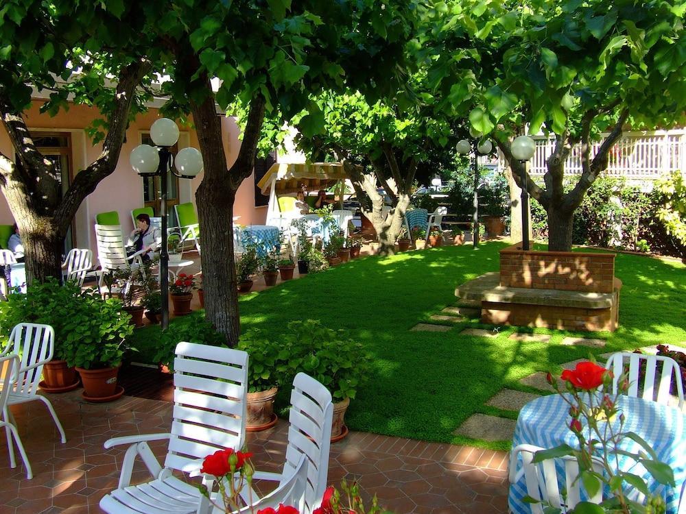 Hotel Rinascente Chianciano Terme Exterior foto