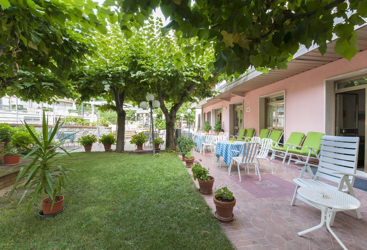 Hotel Rinascente Chianciano Terme Exterior foto